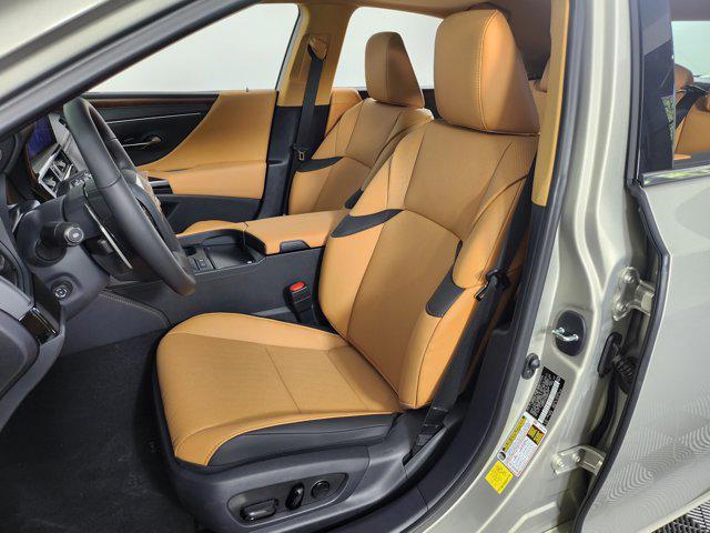new 2025 Lexus ES 300h car, priced at $50,364