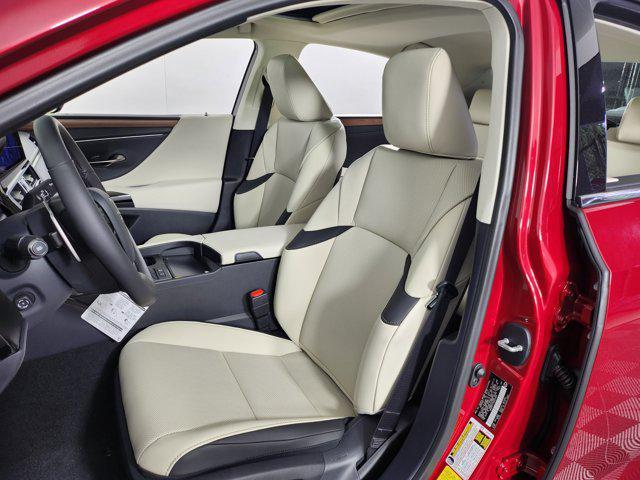 new 2025 Lexus ES 300h car, priced at $50,364