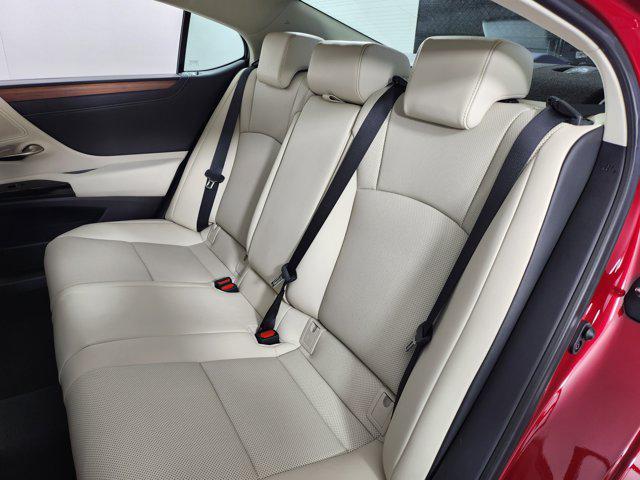 new 2025 Lexus ES 300h car, priced at $50,364