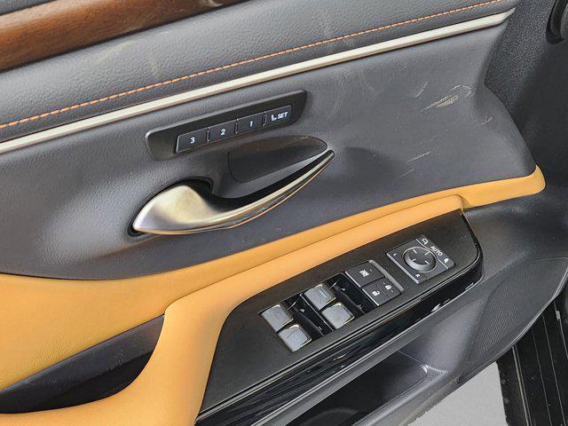 new 2025 Lexus ES 350 car, priced at $47,924