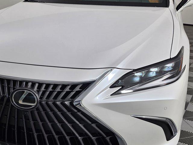 new 2025 Lexus ES 300h car, priced at $57,109