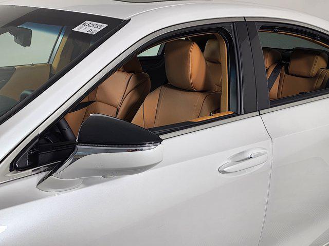 new 2025 Lexus ES 300h car, priced at $57,109
