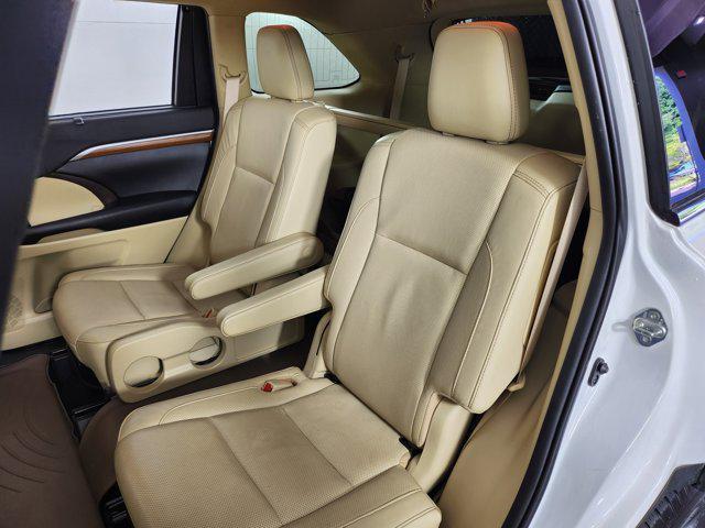 used 2019 Toyota Highlander car, priced at $29,880