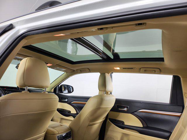 used 2019 Toyota Highlander car, priced at $29,880