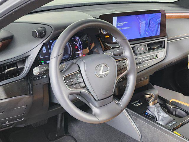 used 2025 Lexus ES 300h car, priced at $45,799