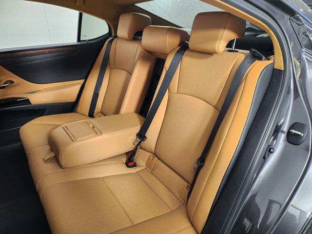 used 2025 Lexus ES 300h car, priced at $45,799