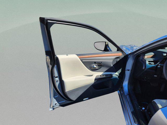 new 2025 Lexus ES 350 car, priced at $49,435