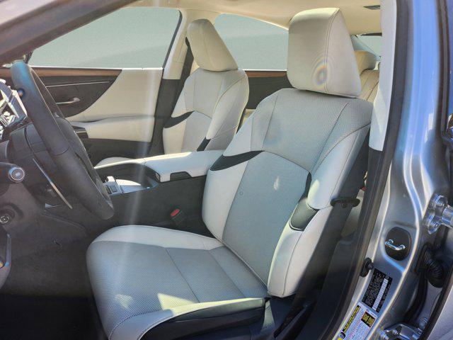 new 2025 Lexus ES 350 car, priced at $49,435