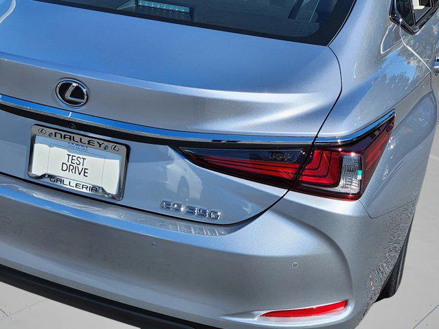 new 2025 Lexus ES 350 car, priced at $49,435