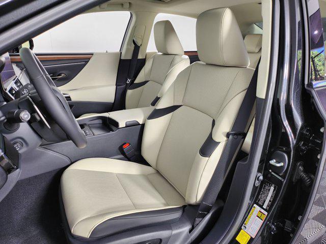 new 2025 Lexus ES 300h car, priced at $50,364