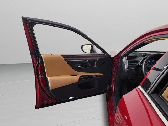 used 2022 Lexus ES 300h car, priced at $26,900