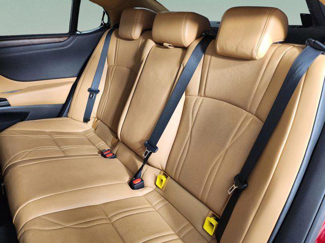 used 2022 Lexus ES 300h car, priced at $26,900