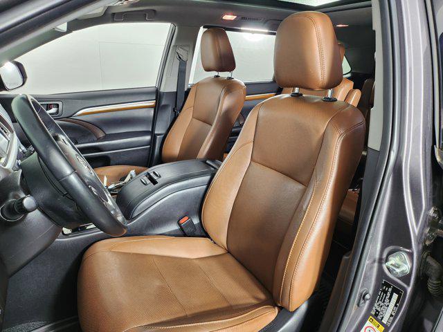 used 2019 Toyota Highlander car, priced at $28,990