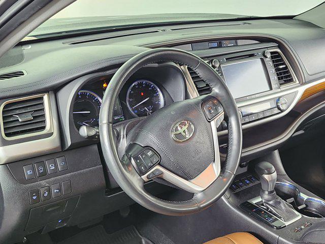 used 2019 Toyota Highlander car, priced at $28,990