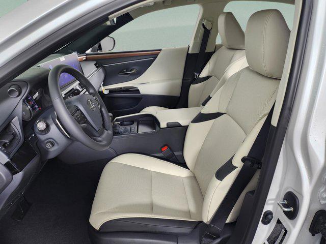 new 2025 Lexus ES 300h car, priced at $51,084