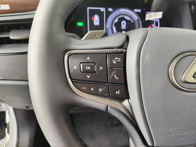 new 2025 Lexus ES 300h car, priced at $51,084
