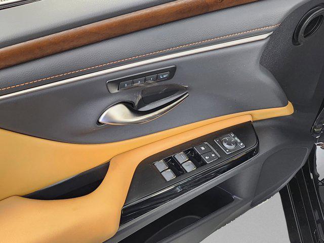 new 2025 Lexus ES 350 car, priced at $49,264