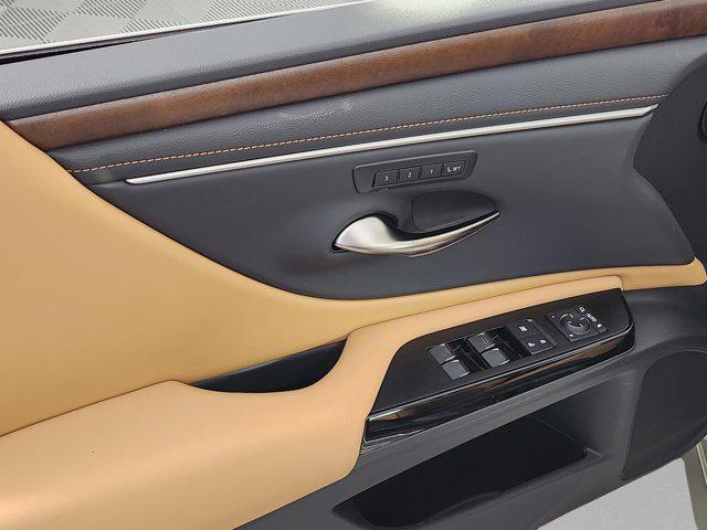 new 2025 Lexus ES 350 car, priced at $48,935