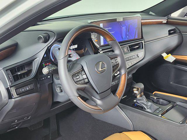 new 2025 Lexus ES 300h car, priced at $54,099