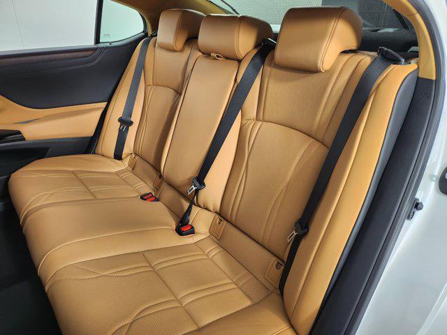 new 2025 Lexus ES 300h car, priced at $54,099