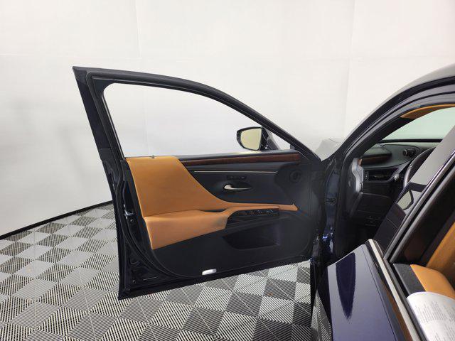 used 2022 Lexus ES 350 car, priced at $37,000