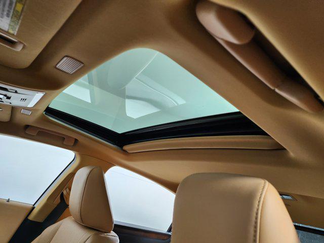 new 2025 Lexus ES 300h car, priced at $53,599