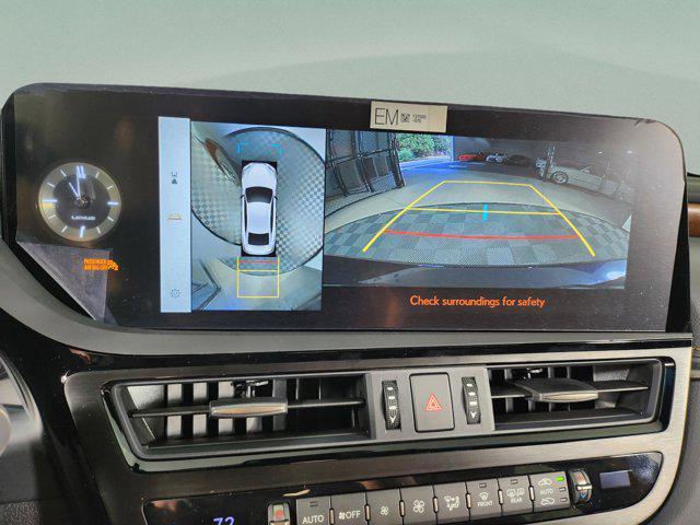 new 2025 Lexus ES 300h car, priced at $53,819