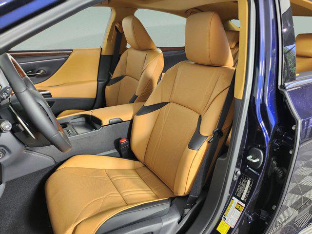 new 2025 Lexus ES 300h car, priced at $53,819
