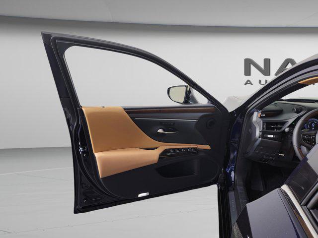 new 2025 Lexus ES 300h car, priced at $53,819