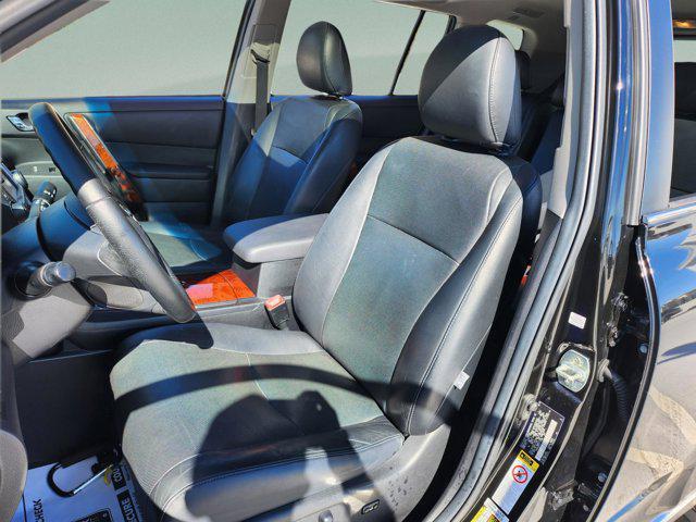 used 2013 Toyota Highlander car, priced at $16,189