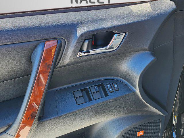 used 2013 Toyota Highlander car, priced at $16,189