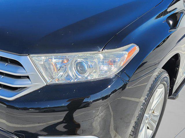 used 2013 Toyota Highlander car, priced at $16,189