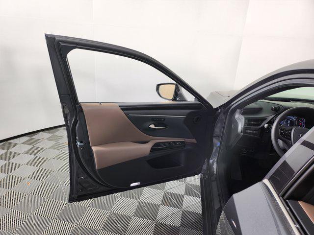 used 2025 Lexus ES 300h car, priced at $45,399