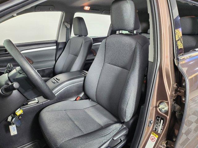 used 2019 Toyota Highlander car, priced at $22,490