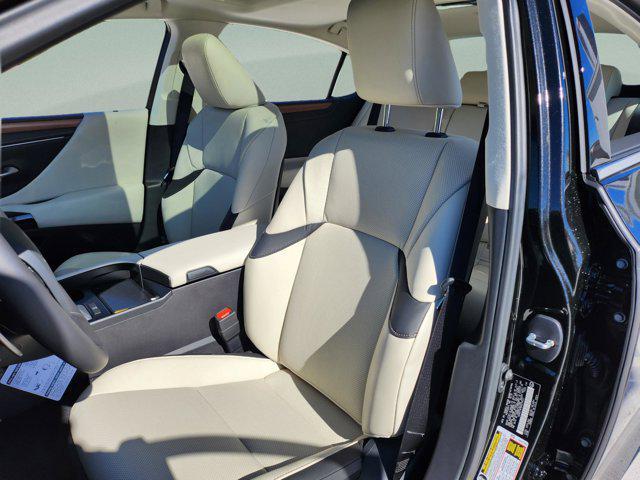 new 2025 Lexus ES 350 car, priced at $47,924