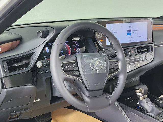 new 2025 Lexus ES 300h car, priced at $50,864