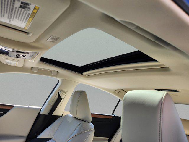 new 2025 Lexus ES 300h car, priced at $54,234
