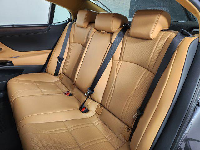 new 2025 Lexus ES 350 car, priced at $57,099