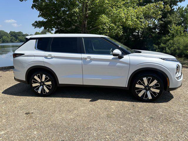 new 2025 Mitsubishi Outlander car, priced at $40,305