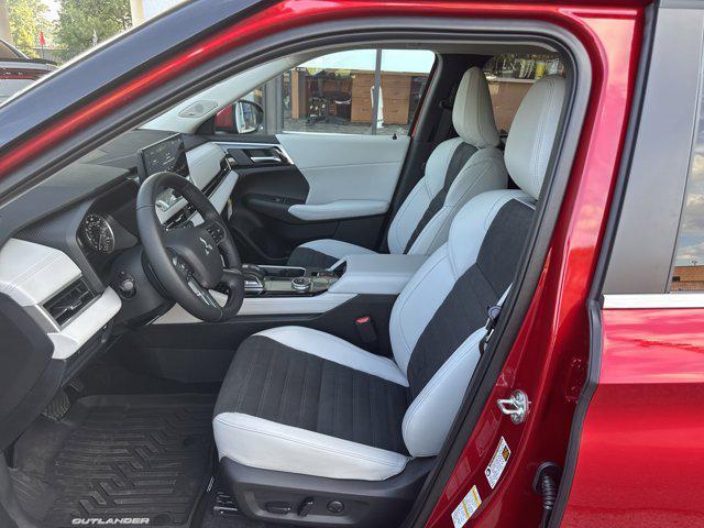 new 2025 Mitsubishi Outlander car, priced at $37,175
