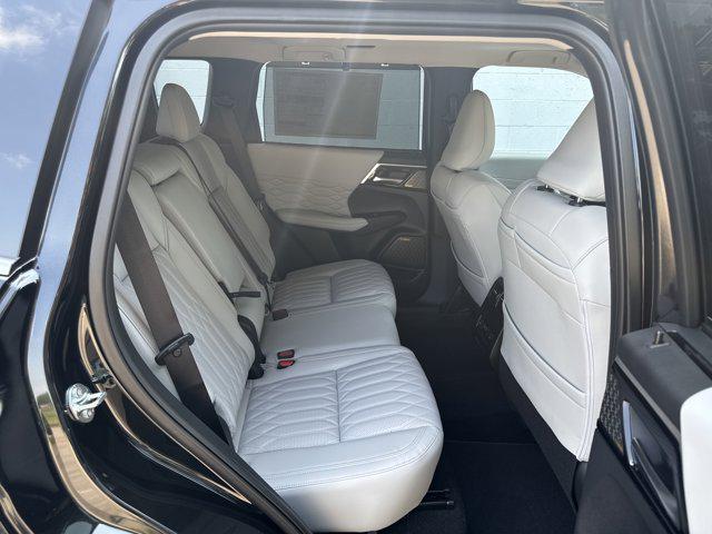 new 2025 Mitsubishi Outlander car, priced at $46,590