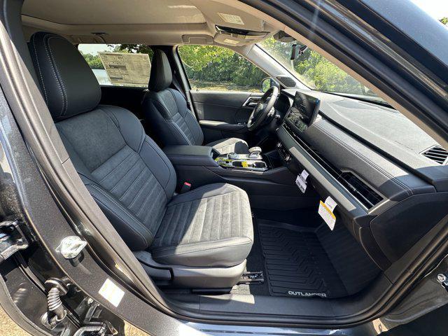new 2025 Mitsubishi Outlander car, priced at $41,265