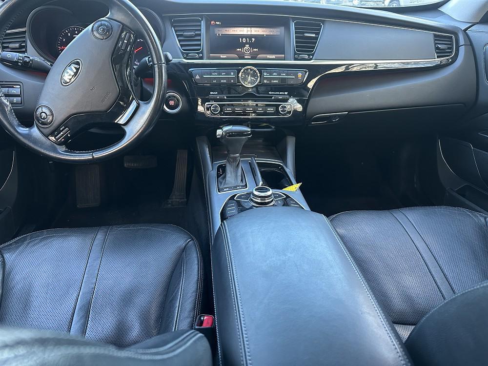 used 2015 Kia K900 car, priced at $11,995