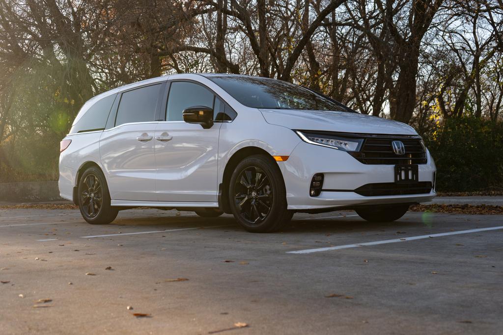 used 2024 Honda Odyssey car, priced at $42,094