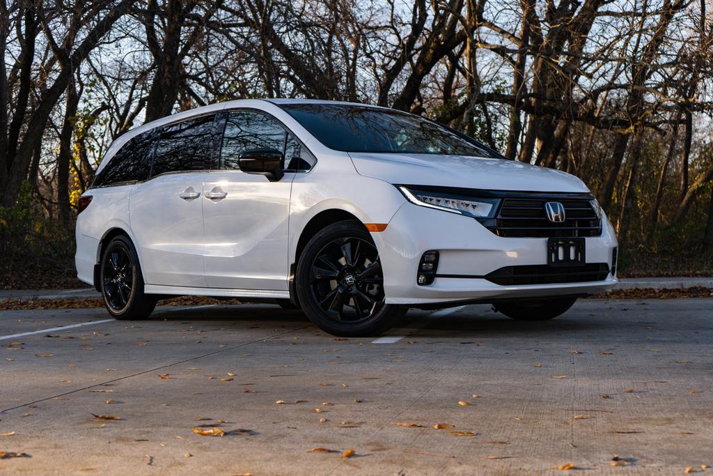 used 2024 Honda Odyssey car, priced at $42,094