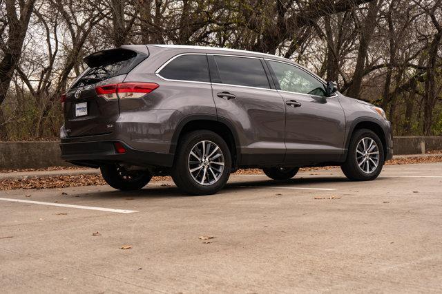 used 2019 Toyota Highlander car, priced at $27,894