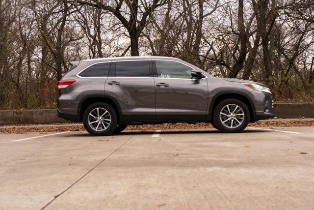 used 2019 Toyota Highlander car, priced at $27,894