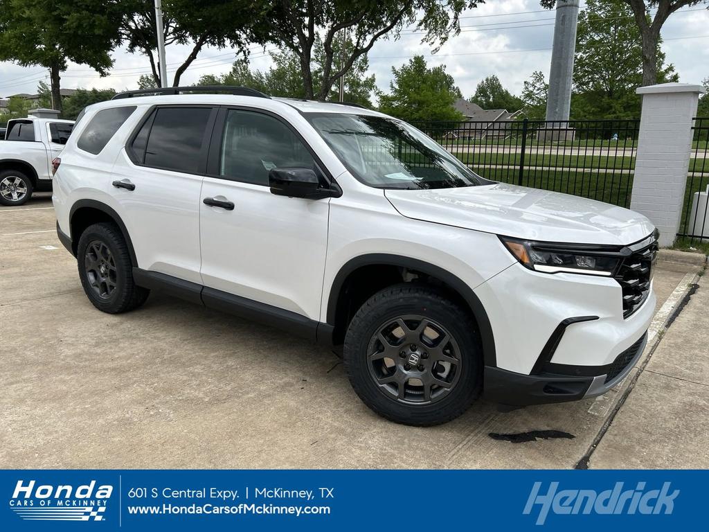 used 2025 Honda Pilot car, priced at $45,509