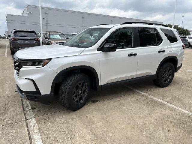 new 2025 Honda Pilot car, priced at $50,950