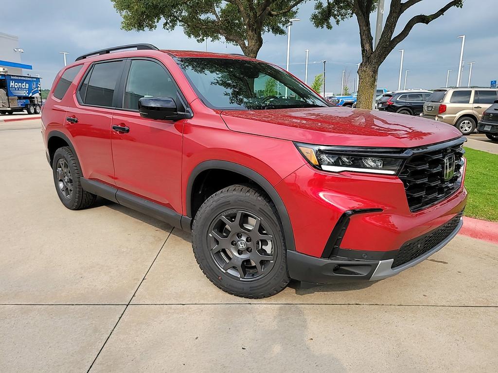 used 2025 Honda Pilot car, priced at $45,886